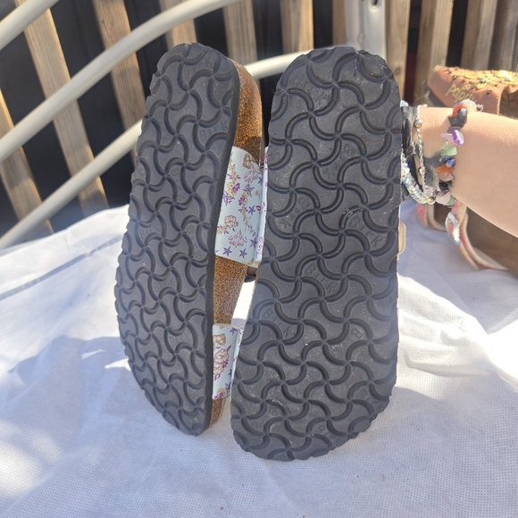 Birkenstock Floral Sandals - White and Pink - Picture 4 of 7